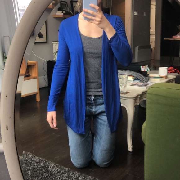 Long sleeve blue top - Picture 1 of 3